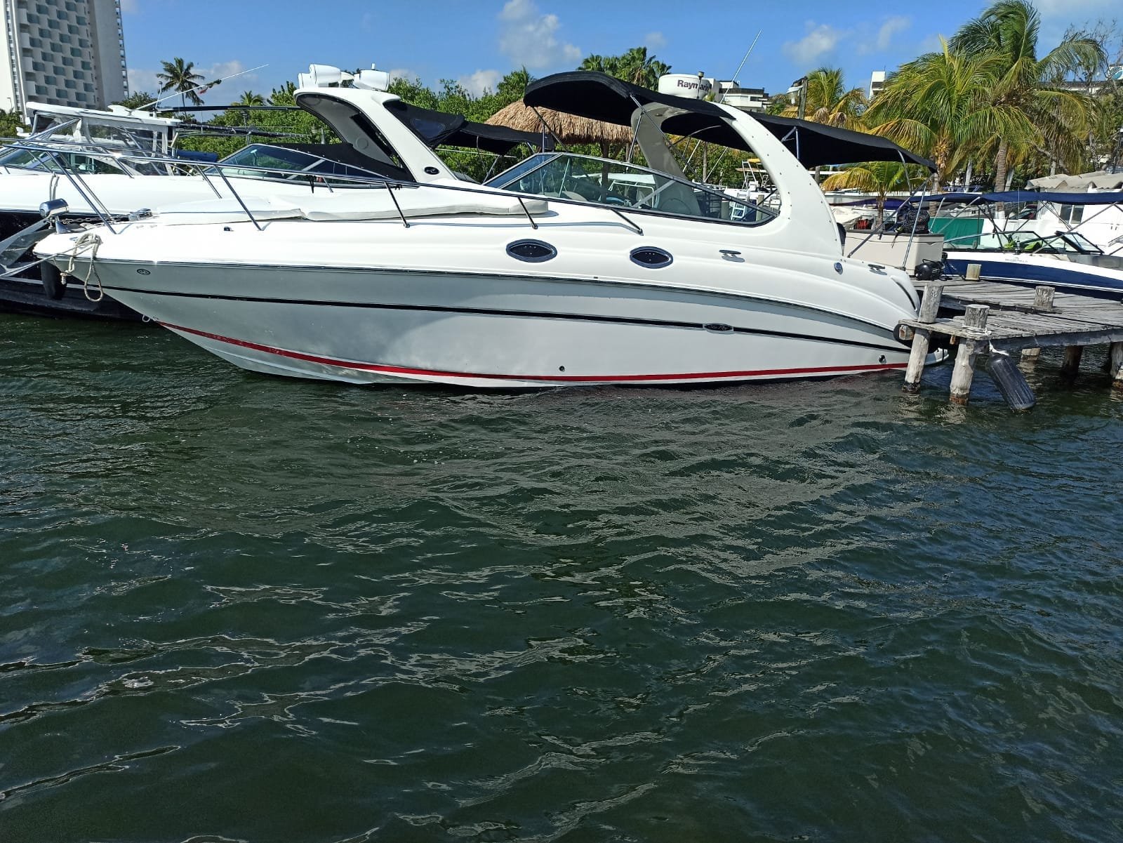 Sea Ray Sundeck 28ft